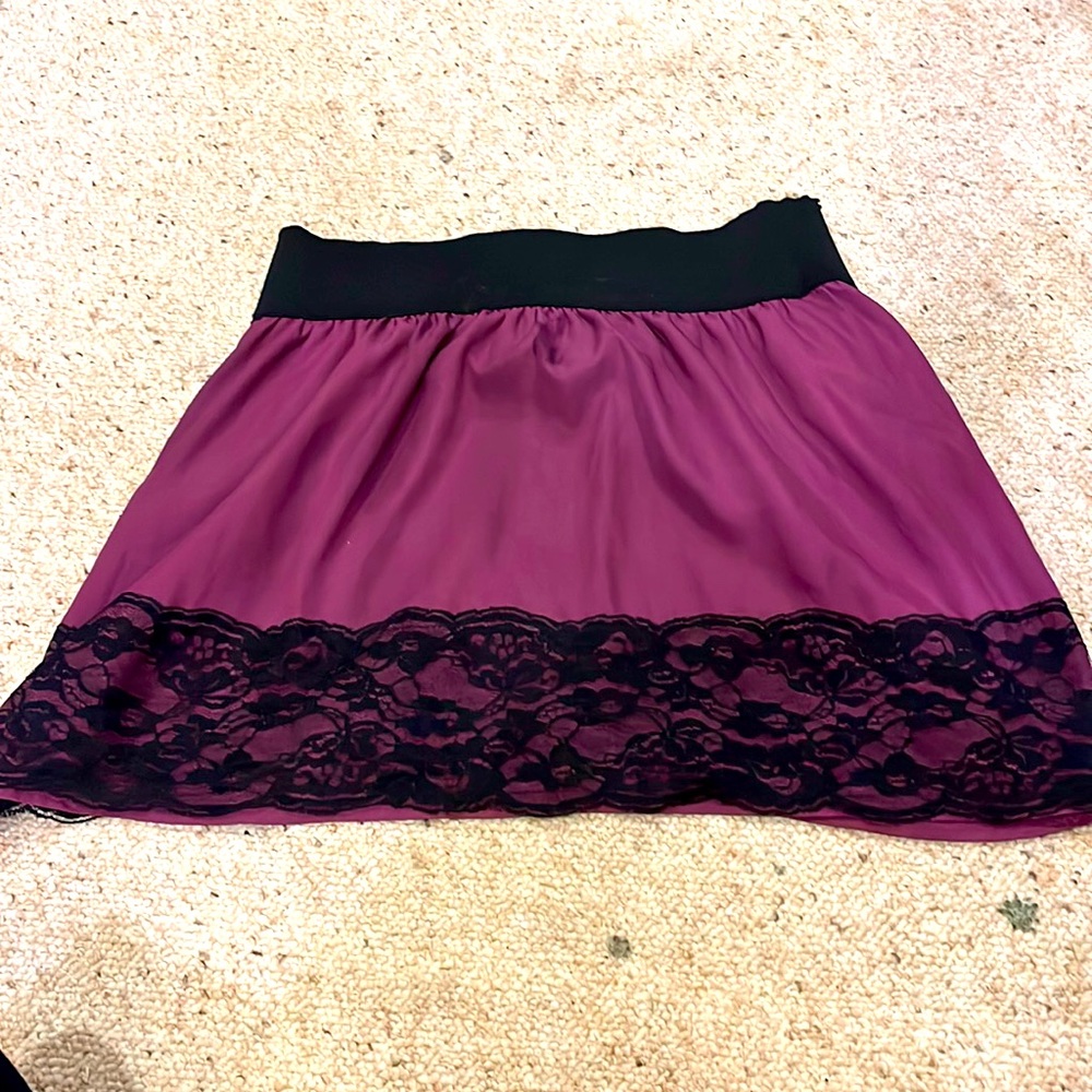 Purple w black floral lace stretchy skirt